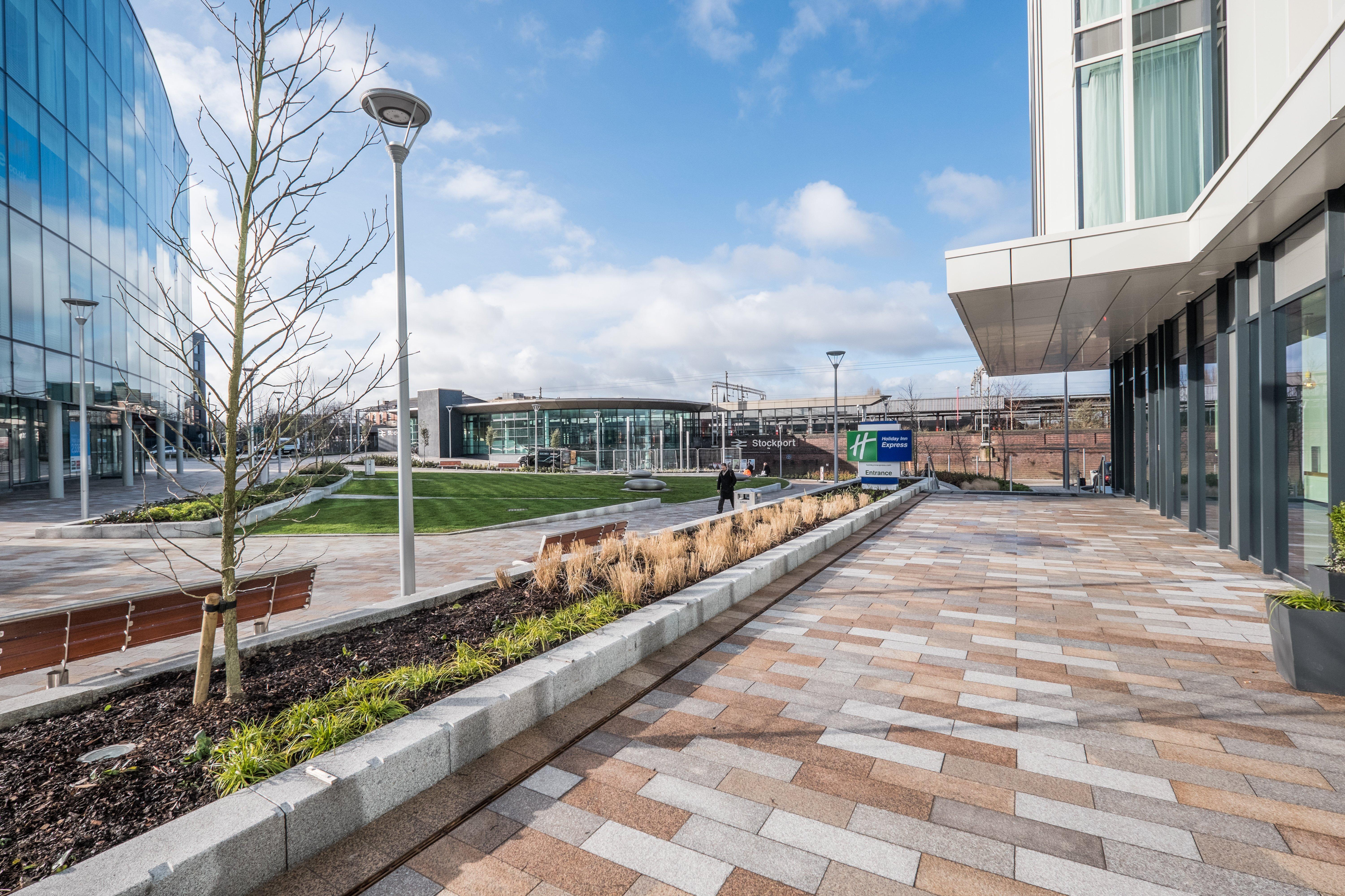 Holiday Inn Express - Stockport, An Ihg Hotel Exterior photo